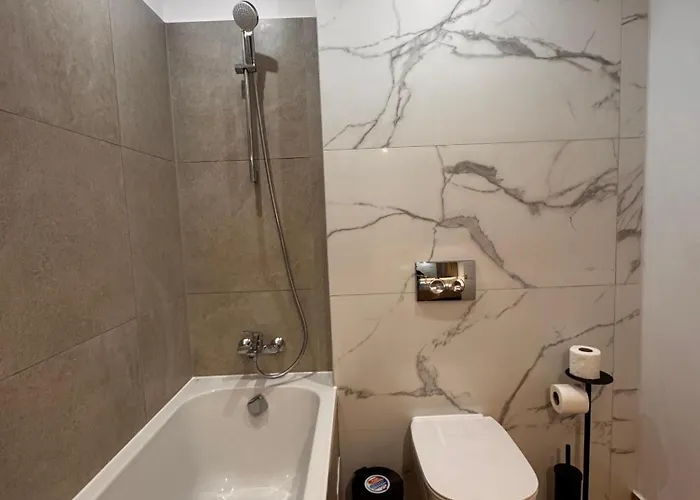 Moos Qualis Apartman 3*